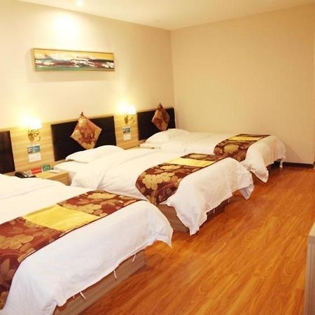 Greentree Alliance Yichang East Yichang Station Hotel Экстерьер фото