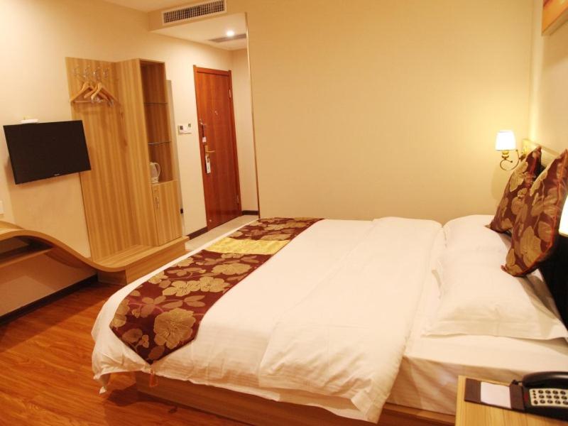 Greentree Alliance Yichang East Yichang Station Hotel Экстерьер фото