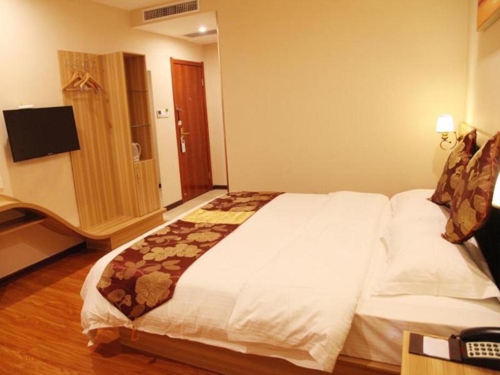 Greentree Alliance Yichang East Yichang Station Hotel Экстерьер фото