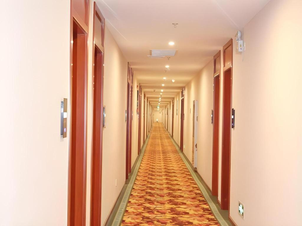 Greentree Alliance Yichang East Yichang Station Hotel Экстерьер фото
