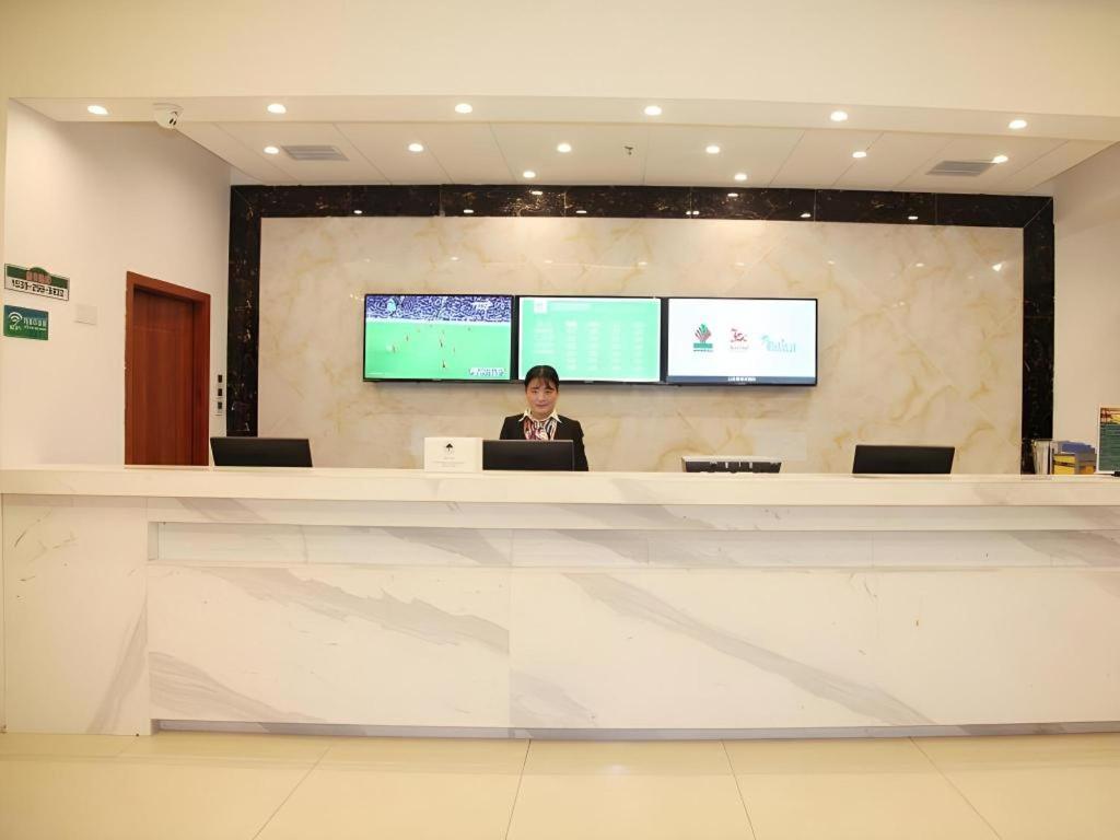 Greentree Alliance Yichang East Yichang Station Hotel Экстерьер фото