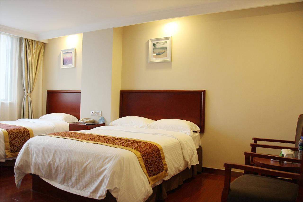 Greentree Alliance Yichang East Yichang Station Hotel Экстерьер фото
