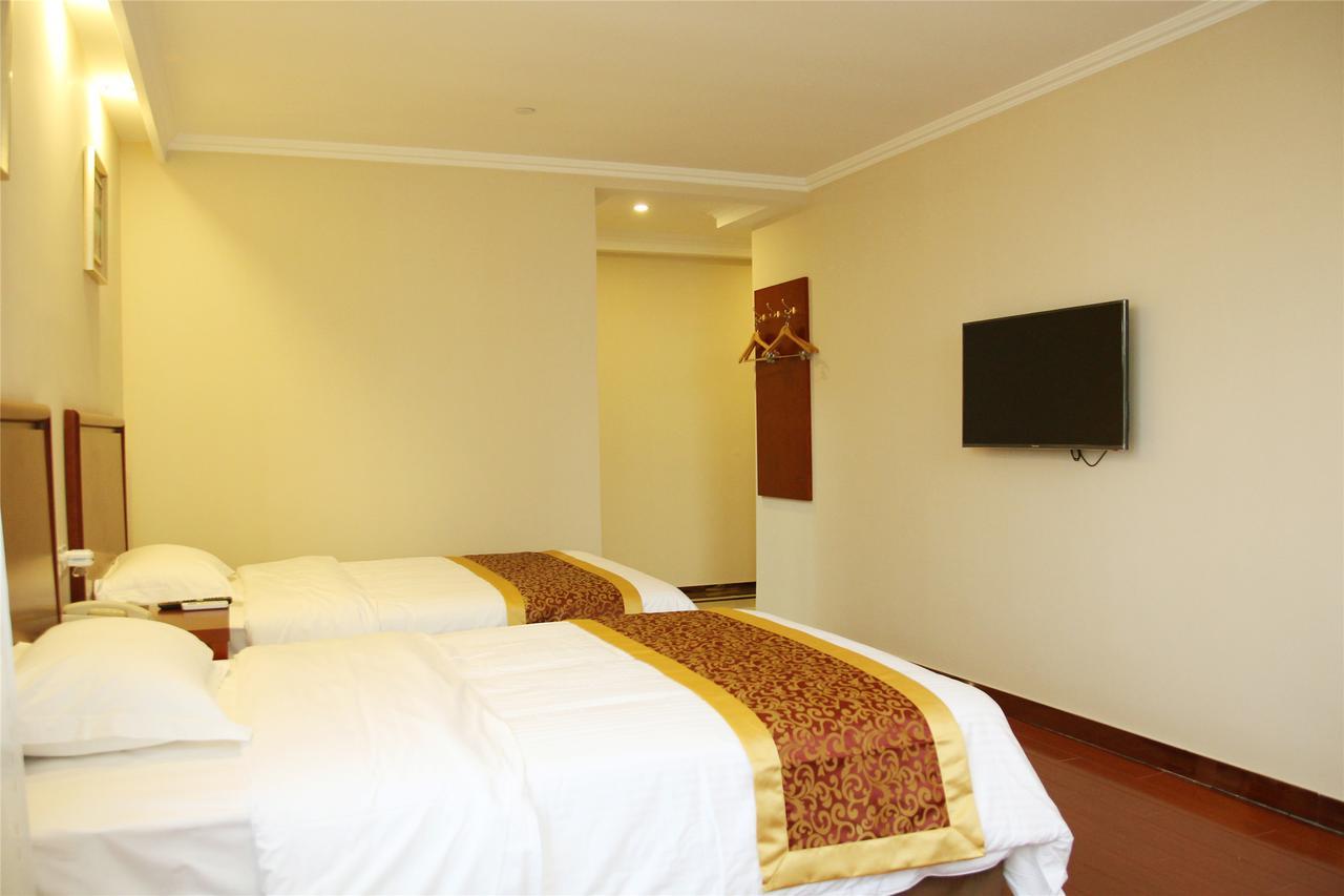 Greentree Alliance Yichang East Yichang Station Hotel Экстерьер фото