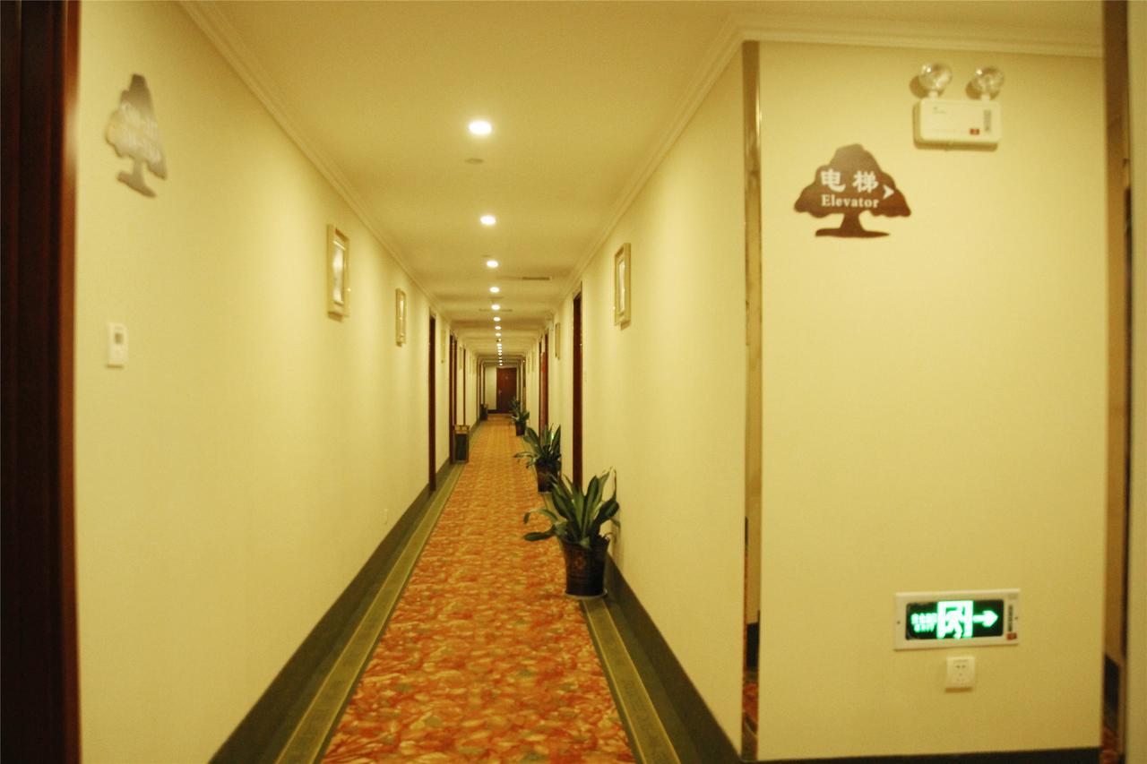 Greentree Alliance Yichang East Yichang Station Hotel Экстерьер фото