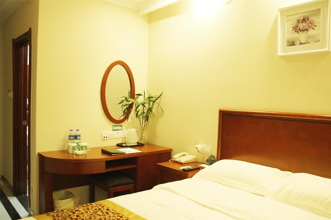 Greentree Alliance Yichang East Yichang Station Hotel Экстерьер фото