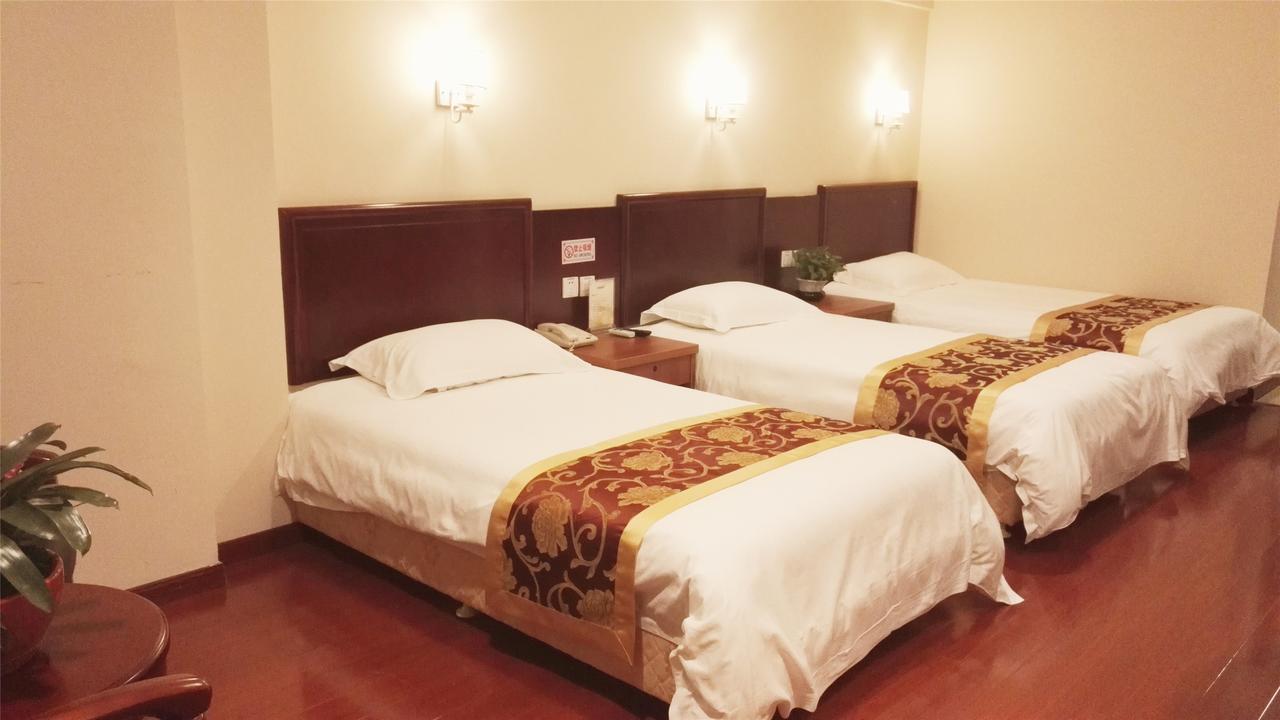 Greentree Alliance Yichang East Yichang Station Hotel Экстерьер фото