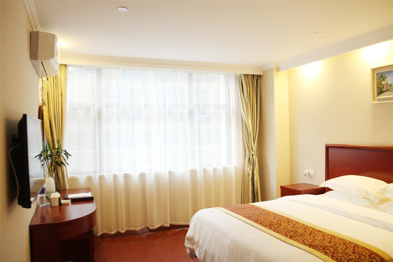 Greentree Alliance Yichang East Yichang Station Hotel Экстерьер фото